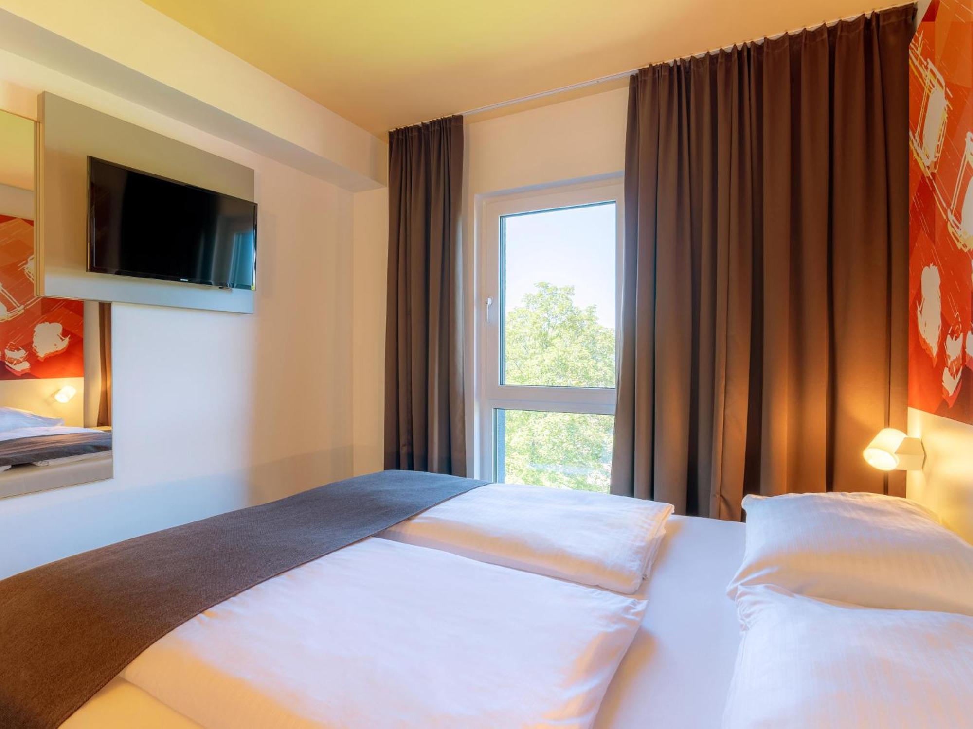 B&B Hotel Stuttgart-Bad Cannstatt Exteriör bild