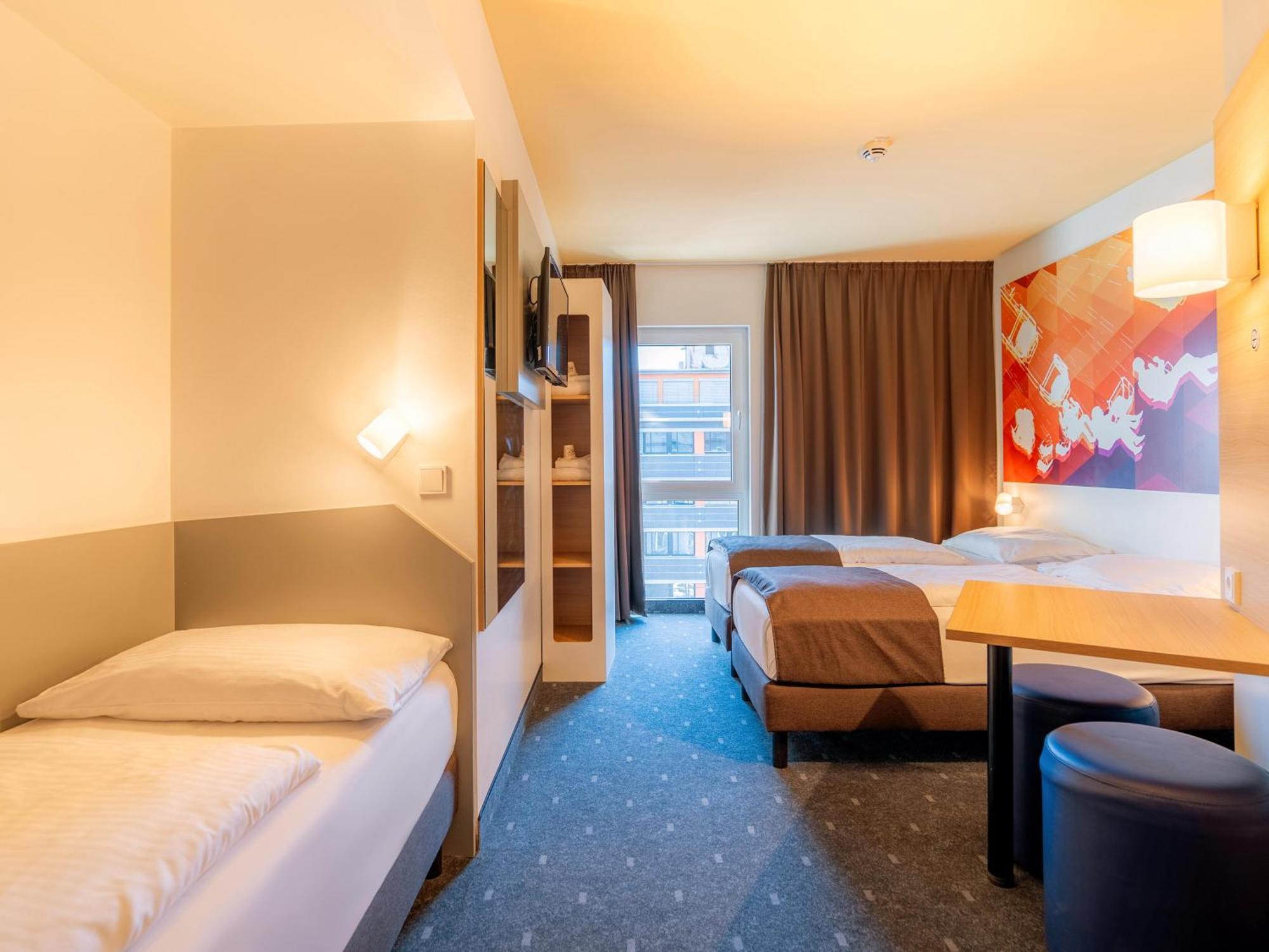 B&B Hotel Stuttgart-Bad Cannstatt Exteriör bild
