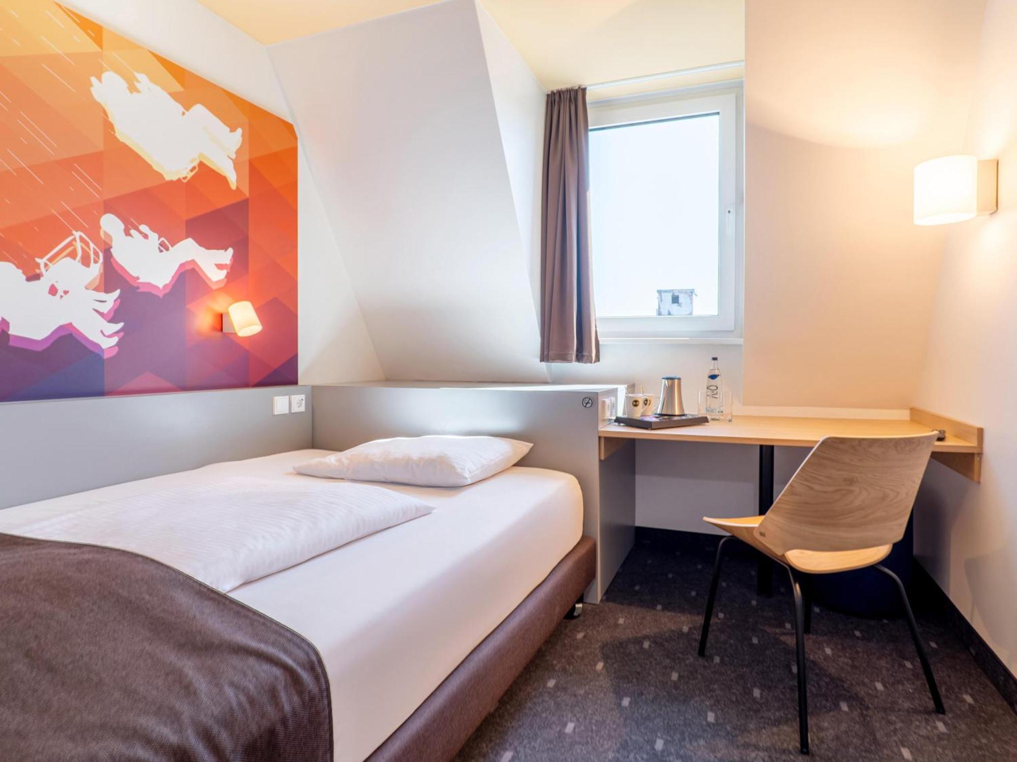 B&B Hotel Stuttgart-Bad Cannstatt Exteriör bild